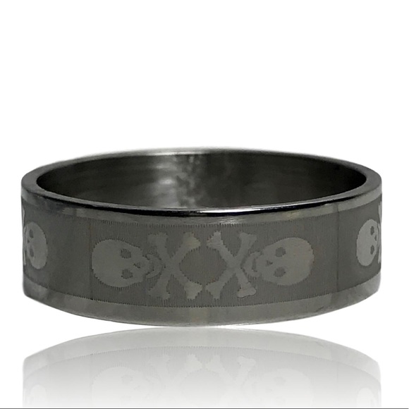 Gothic Punk Skull and Crossbones Ring - Picture 2 of 3